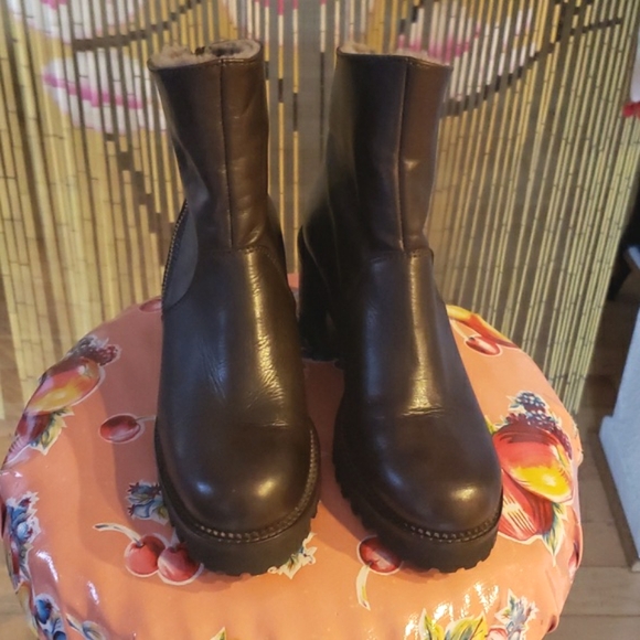 NWOT Ron White Brown Leather Ankle Boots Size 6 - Picture 3 of 16
